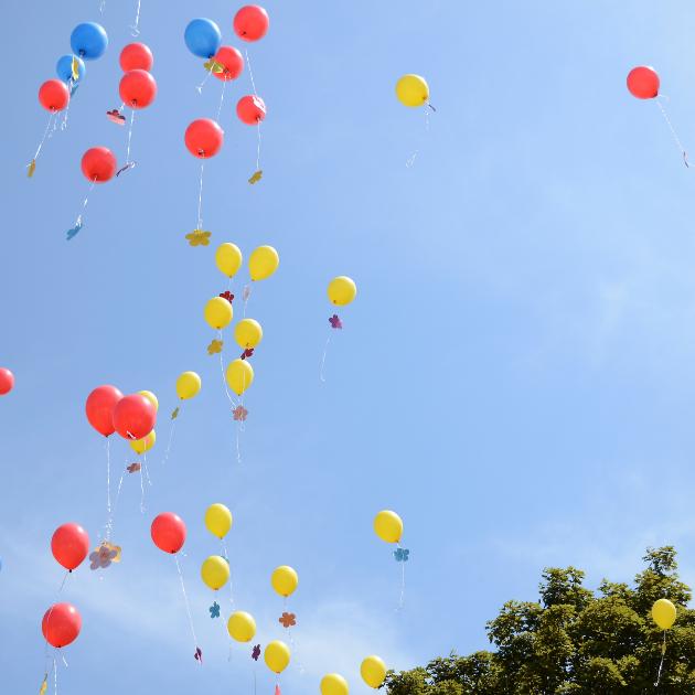 Luftballons12494_dsc_2636_by_christian_schmitt_pfarrbriefservice