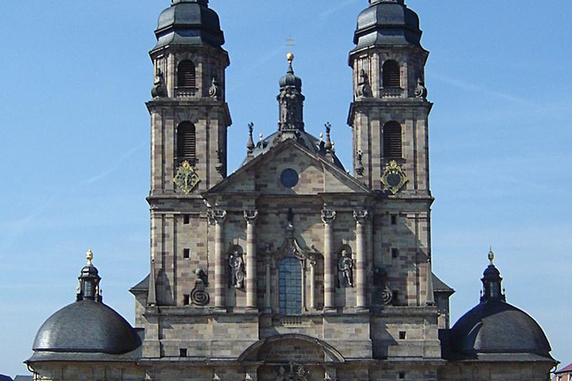 fuldaer_dom_028a_by_florian_k_cc-by_sa_wikimedia.commons_pfarrbriefservice