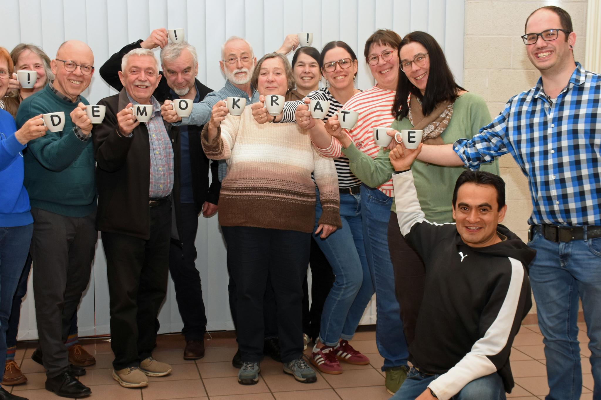 Der Pfarrgemeinderat lädt alle Interessierten zu einem Getränk ein, um gemeinsam anzustoßen.