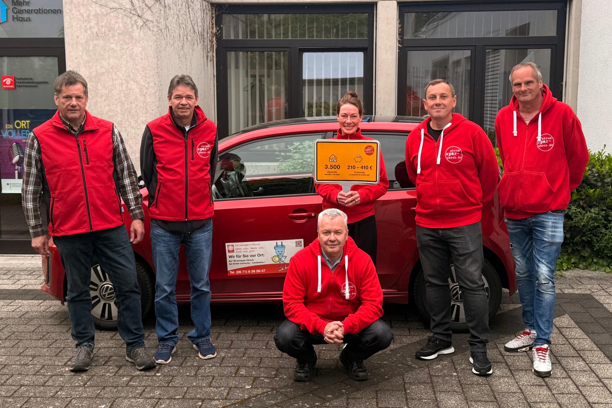 Das Stromspar-Check-Team rund um Koordinatorin Diana Dahm.