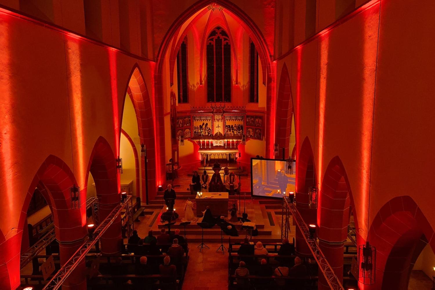Blick auf die Orgel vom Altarraum aus